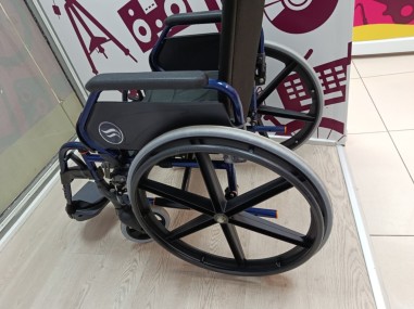 9-9-80445-5-Silla De Ruedas Breezy 250