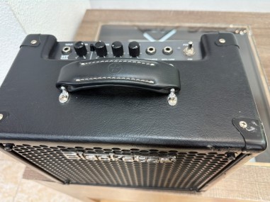 1-1-279766-2-Amplificador Guitarra Blackstar HT Metal 1R 