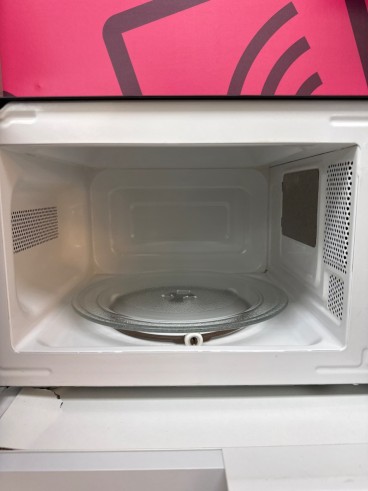 8-8-81669-5-Microondas Taurus Mw751mb 700w