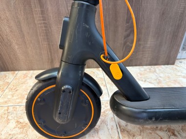 1-1-277617-5-Patinete Electrico Xiaomi 4