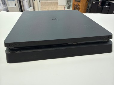 1-1-279833-2-Consola PS4 Slim Negra 500Gb