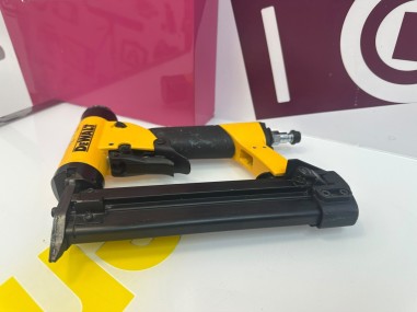 9-9-80433-6-Clavadora Neumatica Dewalt Dpn2330-xj 