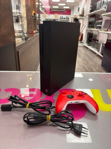 7-7-91548-1-Consola Xbox One X