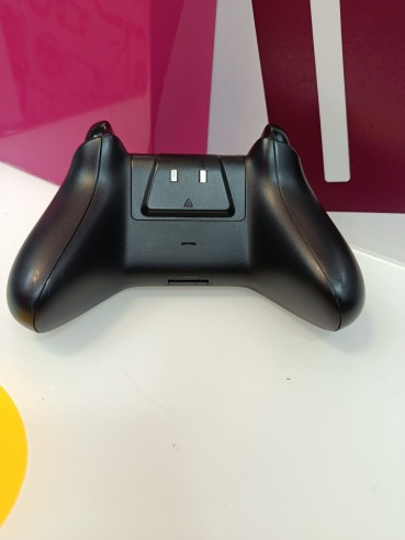 9-9-80555-12-Mando Xbox One 1537