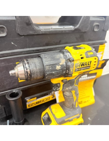 7-7-88214-3-Taladro A Bateria Dewalt DCD709