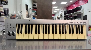 7-7-91811-1-Controlador M-Audio Keystantion 49es