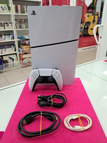 6-6-172596-1-Consola PS5 Digital 