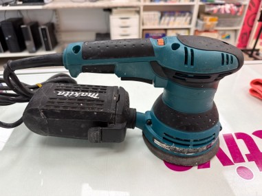 6-6-171764-2-Lijadora Mouse O Delta Makita B05041