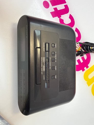 9-9-80796-2-Radio Despertador Sony C242