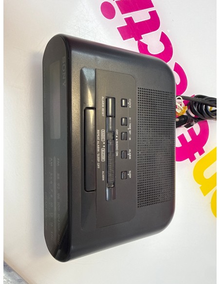 9-9-80796-2-Radio Despertador Sony C242