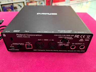 6-6-172694-4-Interface Roland Rubix 22