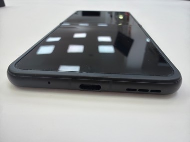 1-1-275591-5-Smartphone Zte Nubia Flip 2 5G 812 256Gb Nigth Black 2580