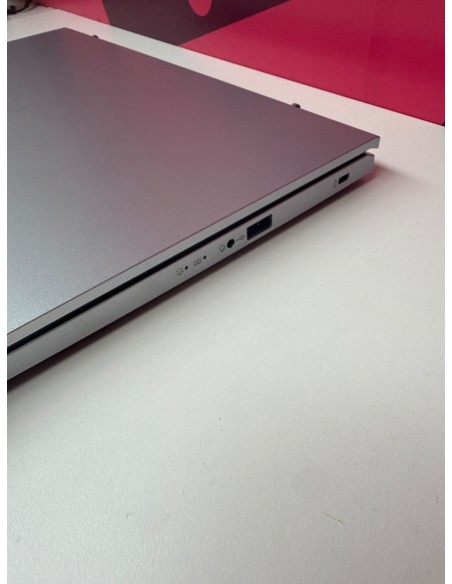 8-8-82427-5-Ordenador Portátil Acer Aspire 3 AMD Ryzen 7 5700U 16RAM 512GB Disco Samsung AMS Radeon (TM) Graph
