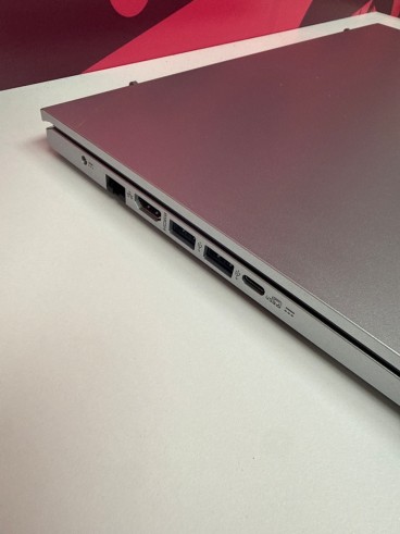 8-8-82427-6-Ordenador Portátil Acer Aspire 3 AMD Ryzen 7 5700U 16RAM 512GB Disco Samsung AMS Radeon (TM) Graph