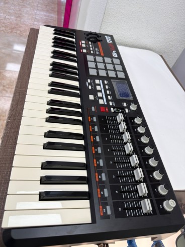 1-1-280570-1-Música Profesional Controladora Teclado AKAI MPK49 
