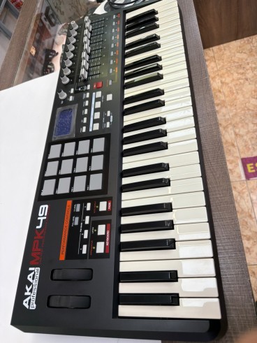 1-1-280570-2-Música Profesional Controladora Teclado AKAI MPK49 