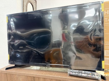 1-1-280564-2-Televisor LED Samsung T4300 Smart Sin Uso