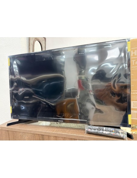 1-1-280564-2-Televisor LED Samsung T4300 Smart Sin Uso