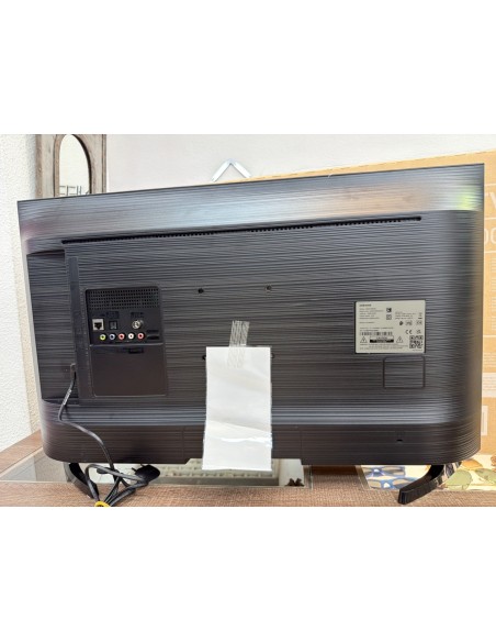 1-1-280564-3-Televisor LED Samsung T4300 Smart Sin Uso