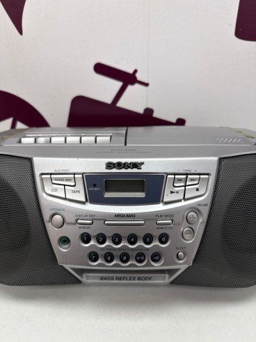 8-8-81993-4-Radio CD Casette Sony CFD-S22L 
