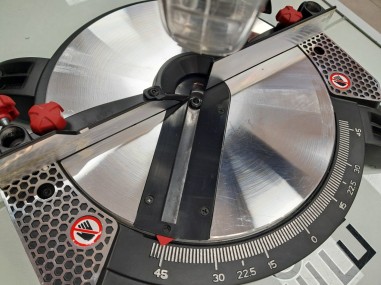 6-6-172813-5-Sierra Circular Miter 210mm 1400w