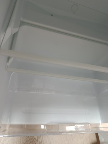 9-9-80983-4-Frigorifico COMFEE RCT87WH2EU 87 LITROS