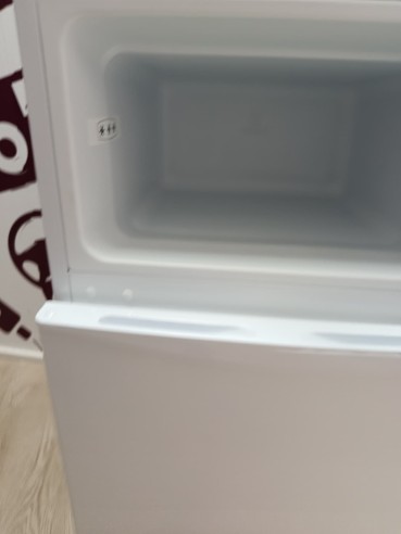 9-9-80983-10-Frigorifico COMFEE RCT87WH2EU 87 LITROS