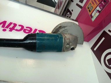 9-9-81106-1-Radial Makita 9069 2000w