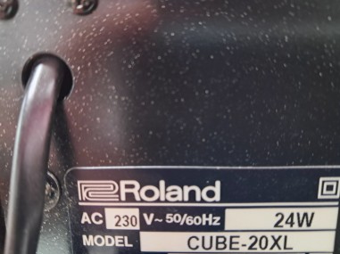 6-6-172933-4-Amplificador Guitarra Roland Cube 20XL