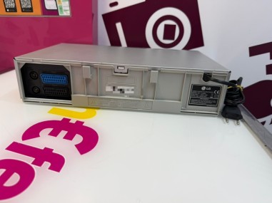 9-9-81131-4-Reproductor Video VHS Recorder LG LV4685
