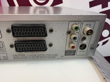 9-9-81137-6-Reproductor Grabador DVD Panasonic DMR-E65EG sin mando