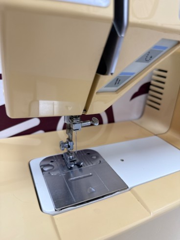 8-8-82410-3-Maquina Coser Singer Sonata Micro 