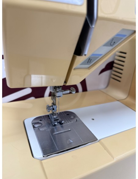 8-8-82410-3-Maquina Coser Singer Sonata Micro 